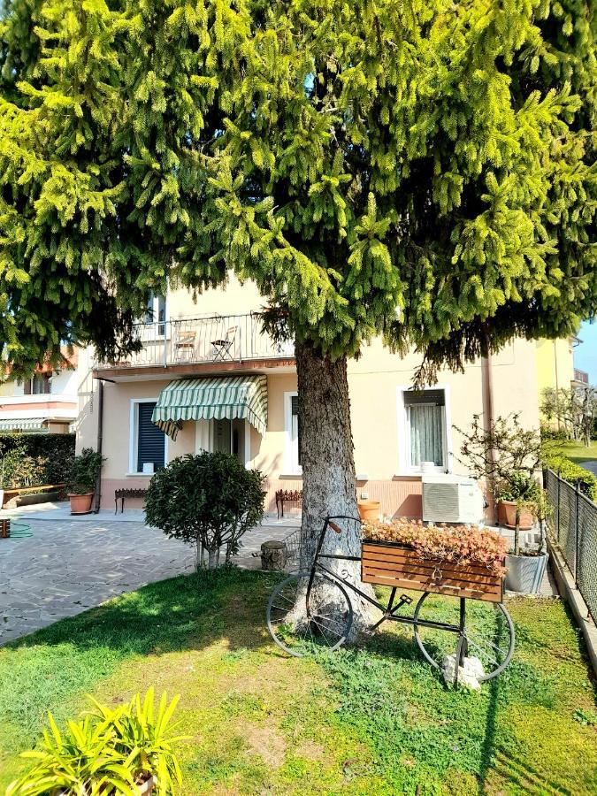 Apartamento Les Amis Peschiera del Garda Exterior foto
